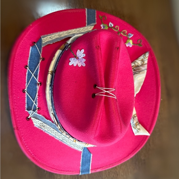 Denim and lace lid - Picture 1 of 2